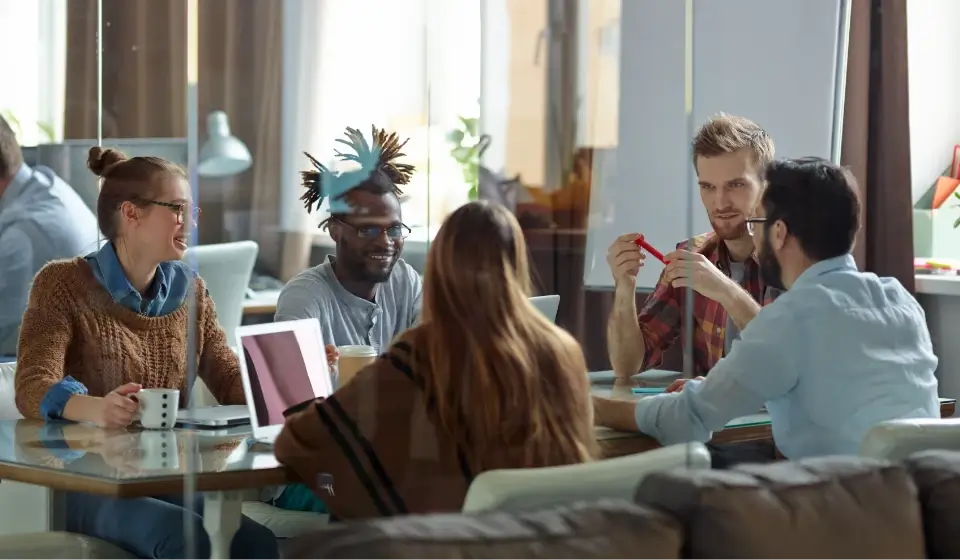 Interface de aplicativo de anotações com cadernos e listas