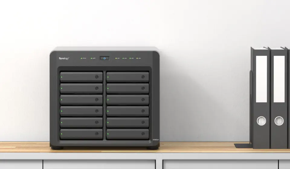 Thiết bị lưu trữ NAS Synology DS3622xs+ 7 https://www.synology.com/img/products/detail/DS3622xsplus/backbone.webp